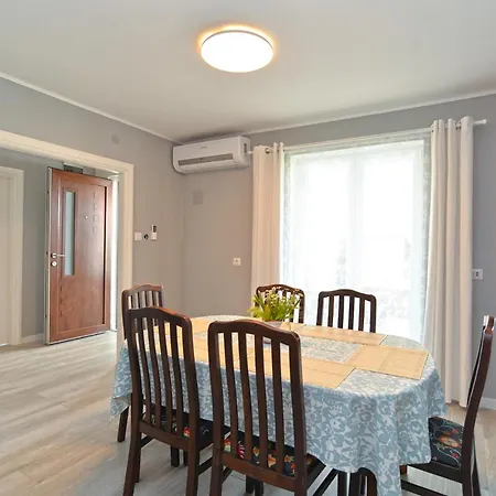Apartments Marija 1648 Διαμέρισμα Πόρετς