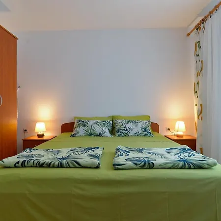 Apartments Marija 1648 Πόρετς
