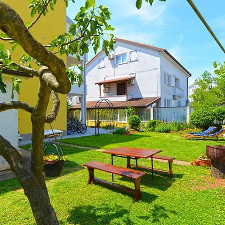 Apartments Marija 1648 Πόρετς